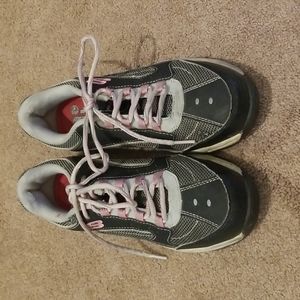 Skechers slip resistant/steel toe Women's size 6.5 (SN:76601)